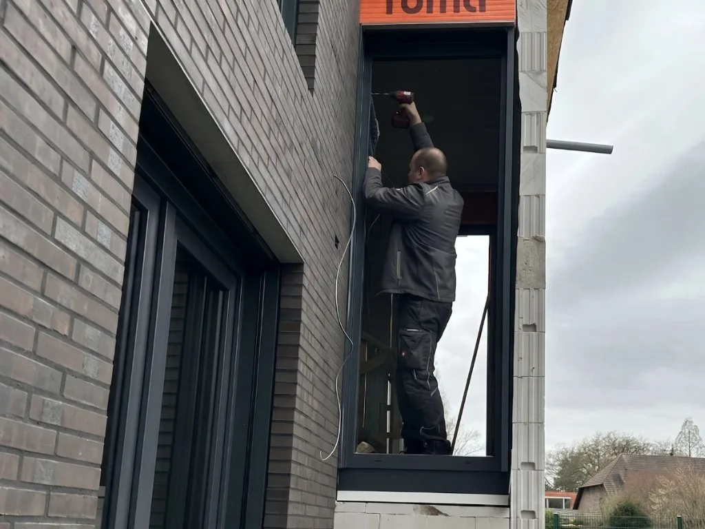 Schüco-Fenstermontage auf der Baustelle – fachgerechter Einbau durch A40-Fenster Bochum