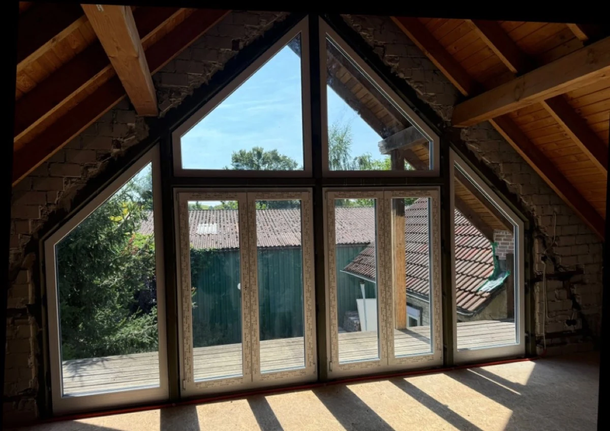 Fenster-Sanierung Einfamilienhaus Castrop-Rauxel – Schüco-Montage im Giebel, Referenz A40-Fenster